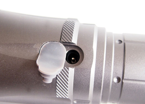 1300 lm High Power Cree XM - L T6 LED USB Torchlight với USB